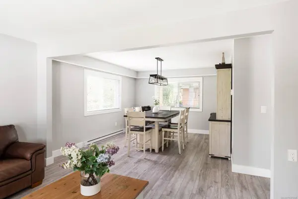 1018 Elstree Close, Central Saanich, BC V8M 1A4