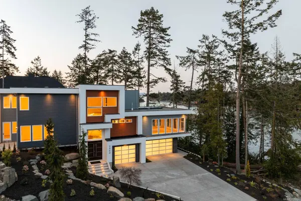 2464 Tryon Rd, North Saanich, BC V8L 5H8