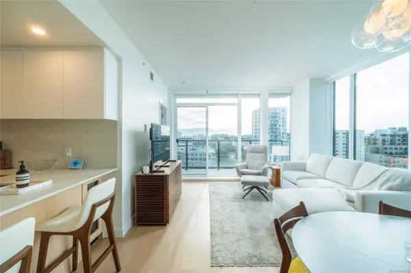 1100 Yates St ##810, Victoria, BC V8V 3M8