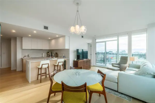 1100 Yates St ##810, Victoria, BC V8V 3M8