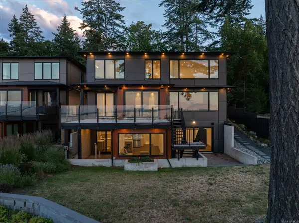 4599 Cordova Bay Rd, Saanich, BC V8Y 2K1