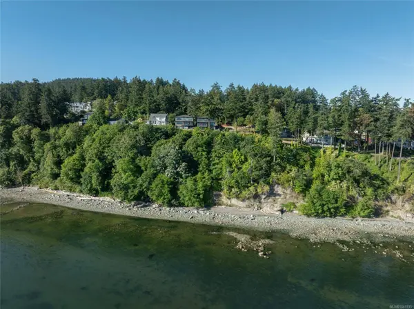 4599 Cordova Bay Rd, Saanich, BC V8Y 2K1