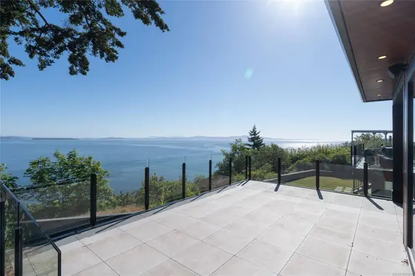 4599 Cordova Bay Rd, Saanich, BC V8Y 2K1
