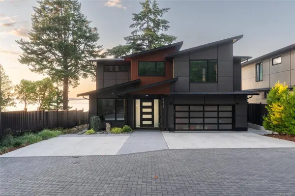4599 Cordova Bay Rd, Saanich, BC V8Y 2K1