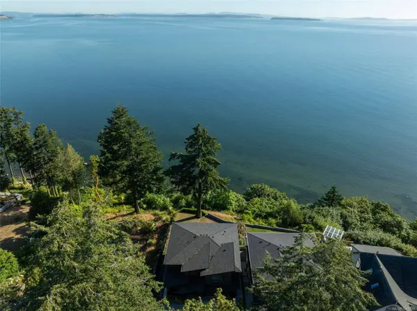 4599 Cordova Bay Rd, Saanich, BC V8Y 2K1