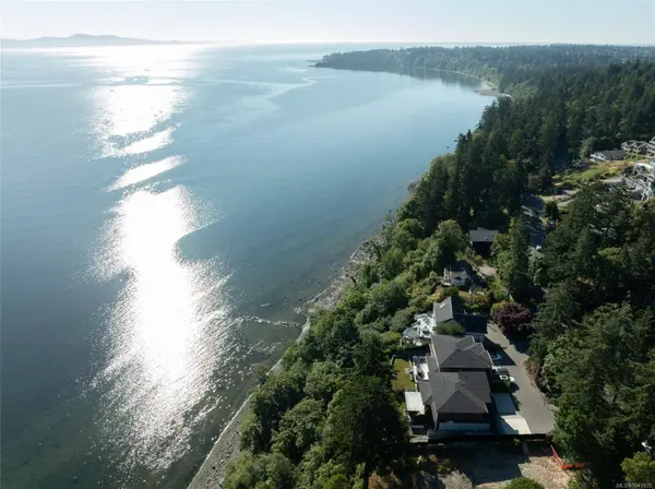 4599 Cordova Bay Rd, Saanich, BC V8Y 2K1