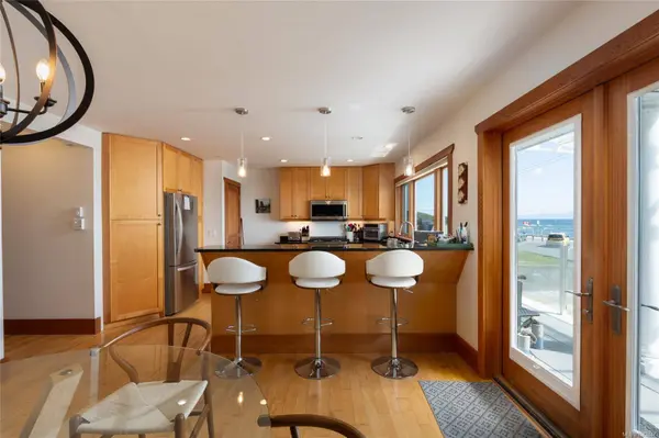 338 Dallas Rd ##1, Victoria, BC V8V 1A8