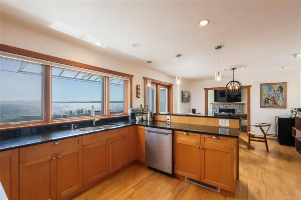 338 Dallas Rd ##1, Victoria, BC V8V 1A8