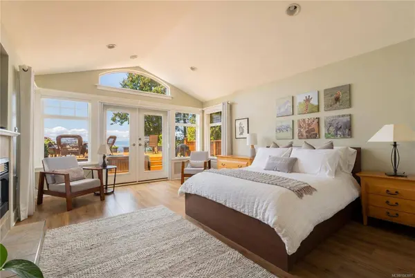786 Sea Dr, Central Saanich, BC V8M 1B1