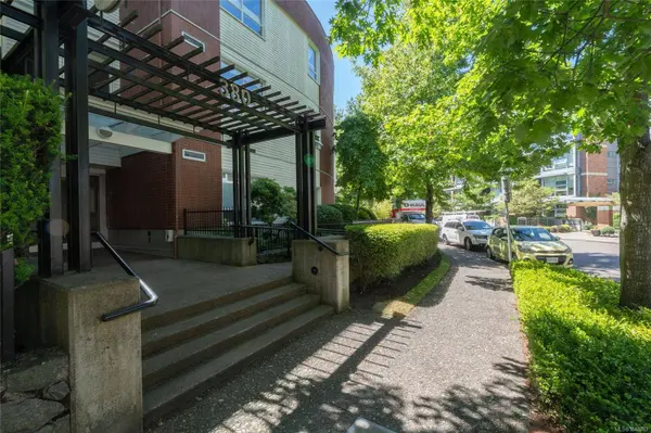 380 Waterfront Cres ##201, Victoria, BC V8T 5K3