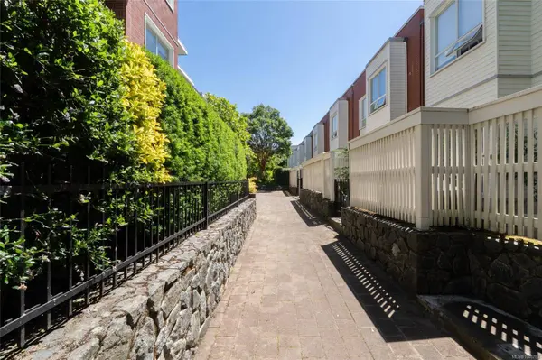 380 Waterfront Cres ##201, Victoria, BC V8T 5K3