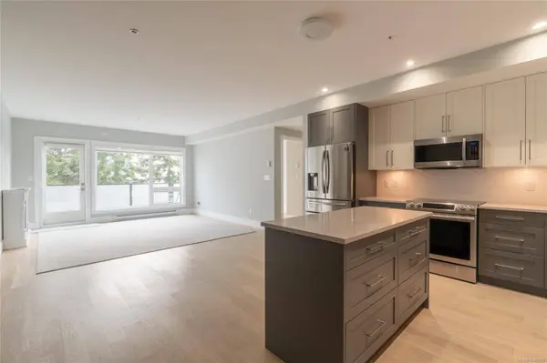 2526 Bevan Ave ##302, Sidney, BC V8L 1W3