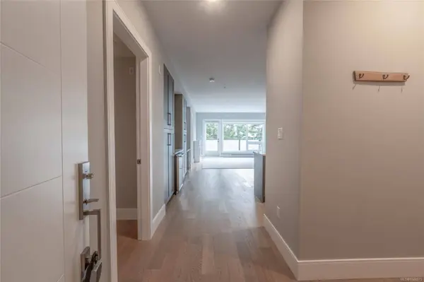 2526 Bevan Ave ##302, Sidney, BC V8L 1W3