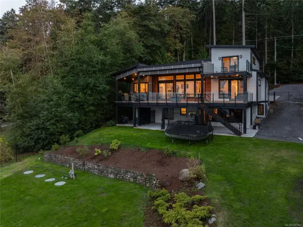 1470 Lands End Rd, North Saanich, BC V8L 5K1