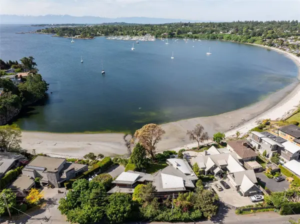 3931 Cadboro Bay Rd