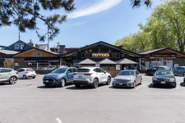 2561 Sinclair Rd, Saanich, BC V8N 1B7