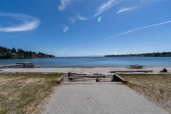2561 Sinclair Rd, Saanich, BC V8N 1B7