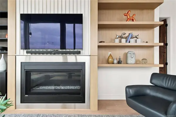 1033 Cook St ##PH3, Victoria, BC V8V 0E1