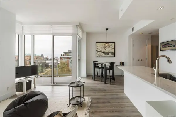 83 Saghalie Rd ##501, Victoria, BC V9A 0E7