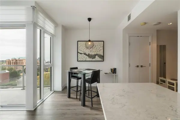 83 Saghalie Rd ##501, Victoria, BC V9A 0E7