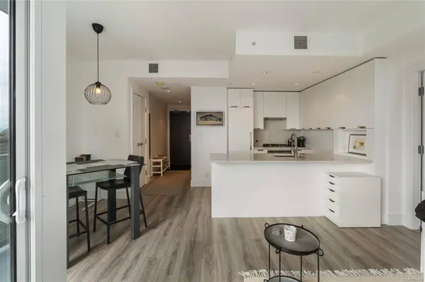 83 Saghalie Rd ##501, Victoria, BC V9A 0E7