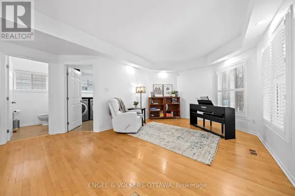 57 NEWCASTLE AVENUE, Ottawa, ON K2K3B5