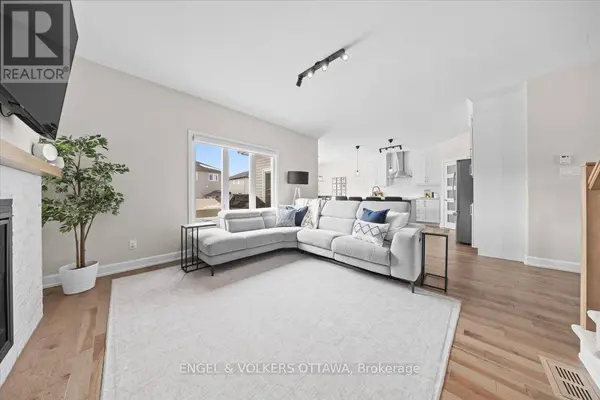 624 GENEVA CRESCENT, Russell, ON K0A1W0