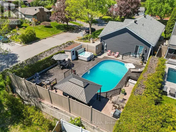 1005 GOLD CRESCENT, Ottawa, ON K2B8C4