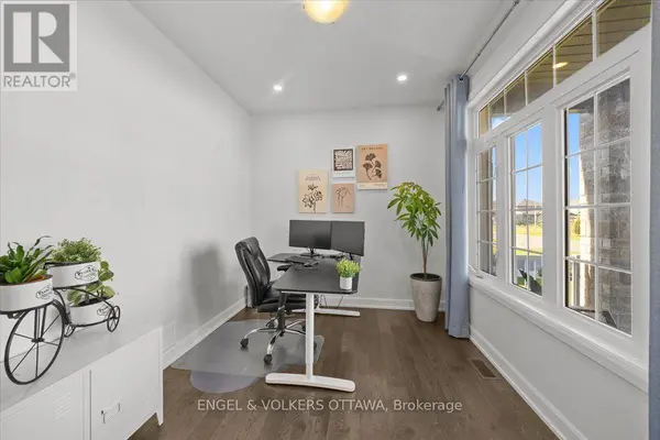 110 PIONEER ROAD, Russell, ON K4R0C9