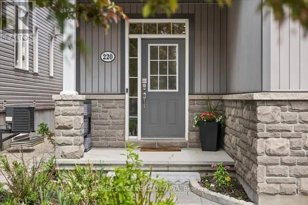 220 HARTHILL WAY, Ottawa, ON K2J0P2