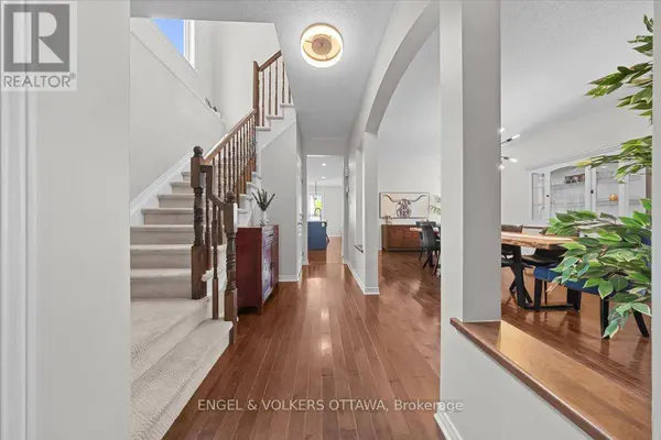 220 HARTHILL WAY, Ottawa, ON K2J0P2