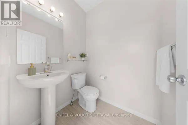 429 SWEETFLAG STREET, Ottawa, ON K2J5T7