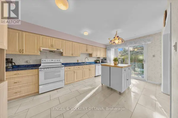 1678 DES PERDRIX CRESCENT, Ottawa, ON K1C5E1