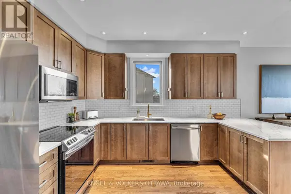 1080 NORTHGRAVES CRESCENT, Ottawa, ON K2M0C6