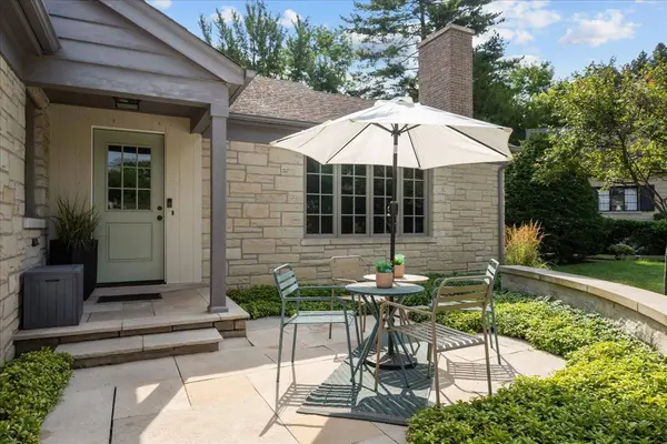 416 Pine Manor DR, Wilmette, IL 60091
