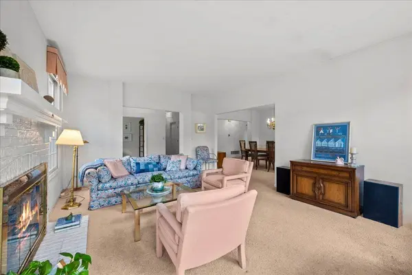 112 Princeton LN, Glenview, IL 60025
