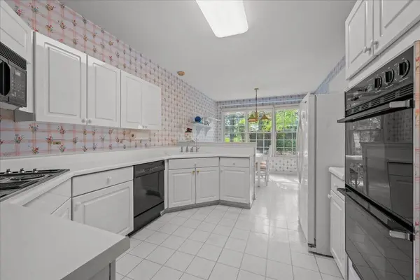 112 Princeton LN, Glenview, IL 60025