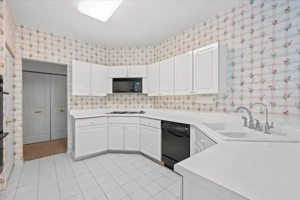 112 Princeton LN, Glenview, IL 60025
