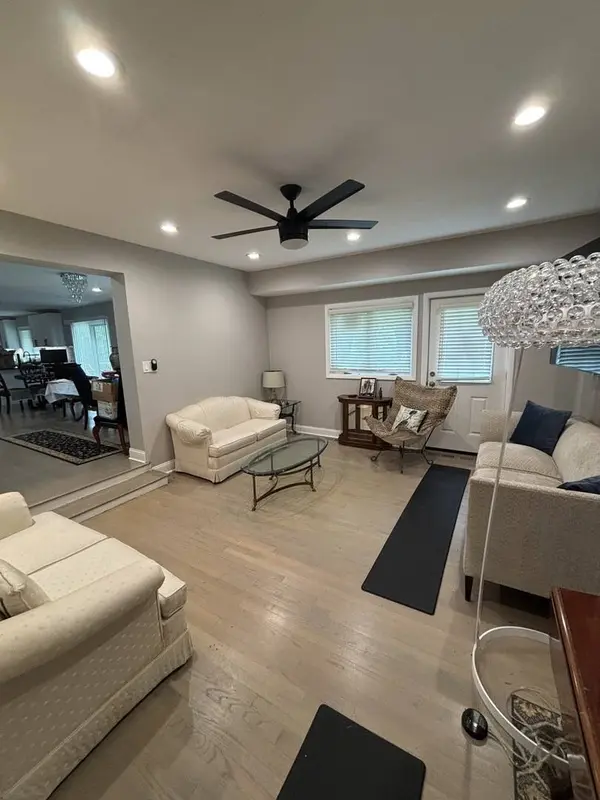 130 Birchwood RD, Northbrook, IL 60062