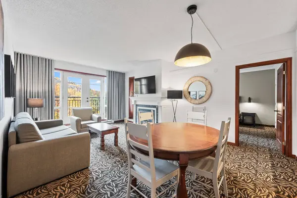 150 Ch. au Pied-de-la-Montagne #324D, Mont-tremblant, QC J8E3M2
