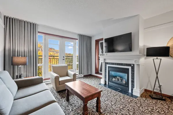 150 Ch. au Pied-de-la-Montagne #324D, Mont-tremblant, QC J8E3M2