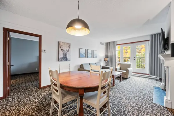 150 Ch. au Pied-de-la-Montagne #324D, Mont-tremblant, QC J8E3M2