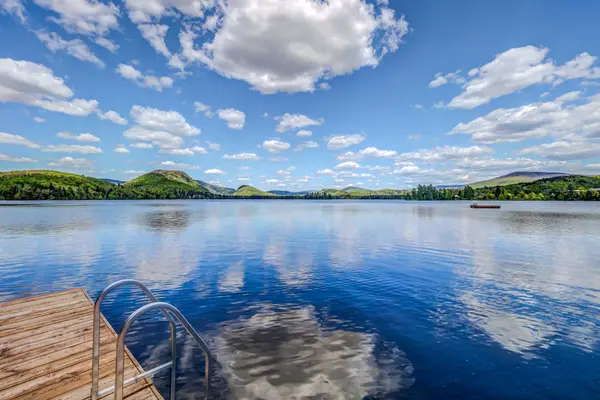 Crois. de la Coulée, Lac-supérieur, QC J0T1P0