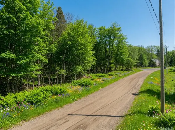 Ch. du Pinson ##25, Val-des-lacs, QC J0T2P0