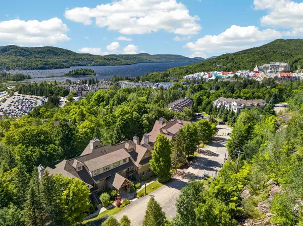 138 Ch. de la Forêt #8, Mont-tremblant, QC J8E3K8