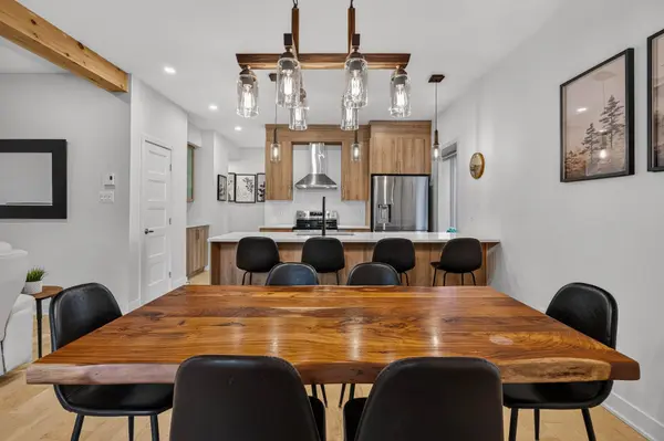 583 Rue Charlie-Forbell, Mont-tremblant, QC J8E0N6