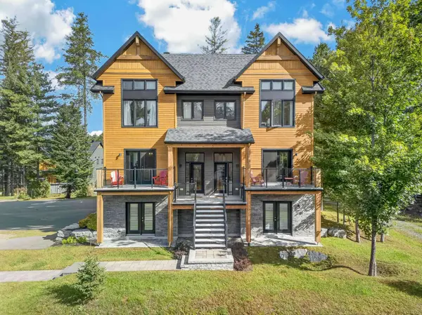 583 Rue Charlie-Forbell