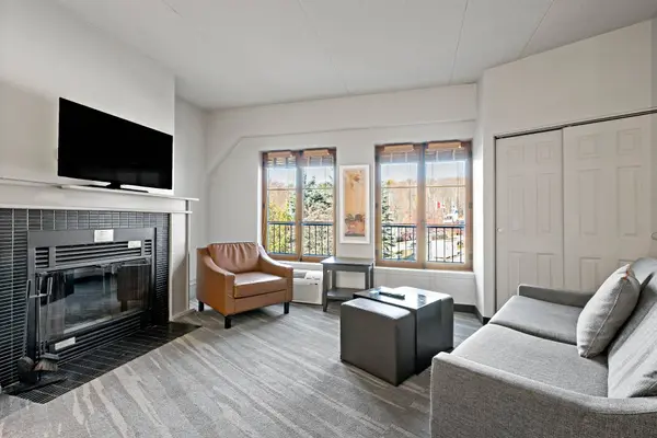3035 Ch. de la Chapelle #212, Mont-tremblant, QC J8E3M8