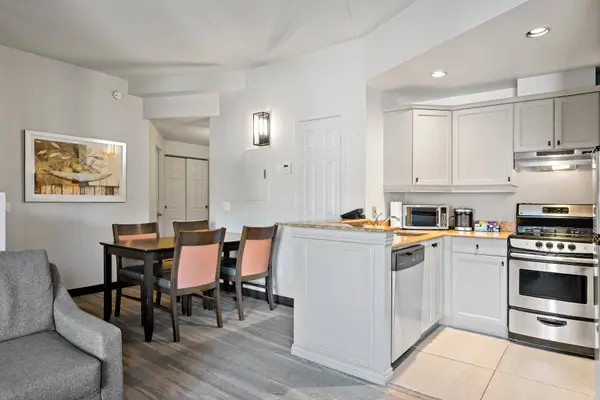 3035 Ch. de la Chapelle #212, Mont-tremblant, QC J8E3M8
