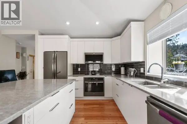 3121 EVERGREEN Drive, Penticton, BC V2A9A9